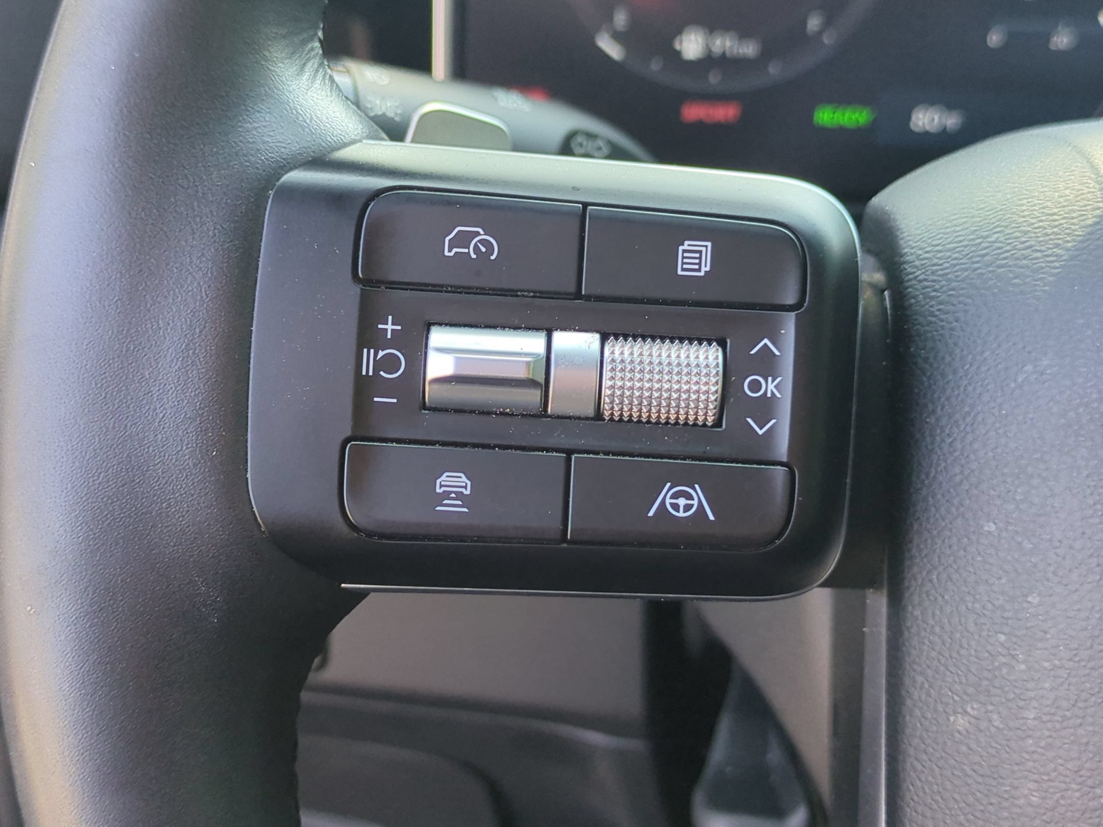 Used 2024 Hyundai Santa Fe Limited AWD/4WD image 16