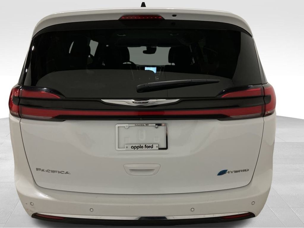 Used 2023 Chrysler Pacifica Touring-L image 4
