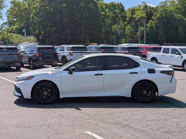 Used 2021 Toyota Camry SE AWD/4WD image 6