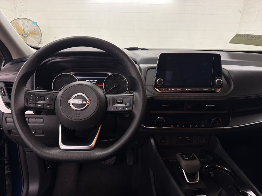 Used 2024 Nissan Rogue SV FWD image 9