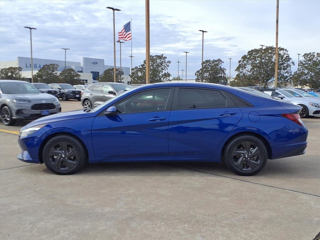 Used 2021 Hyundai Elantra SEL image 3