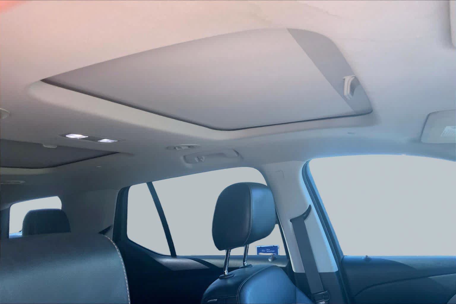 Used 2018 Chevrolet Traverse LT FWD image 14