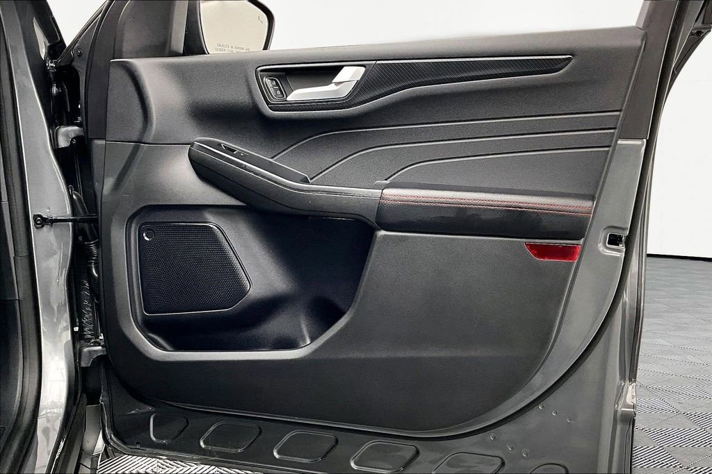 Certified 2023 Ford Escape ST-Line w/ Tech Pack #1 image 24