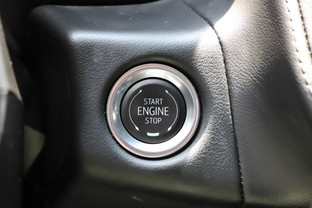 Used 2024 GMC Yukon XL SLE AWD/4WD image 32