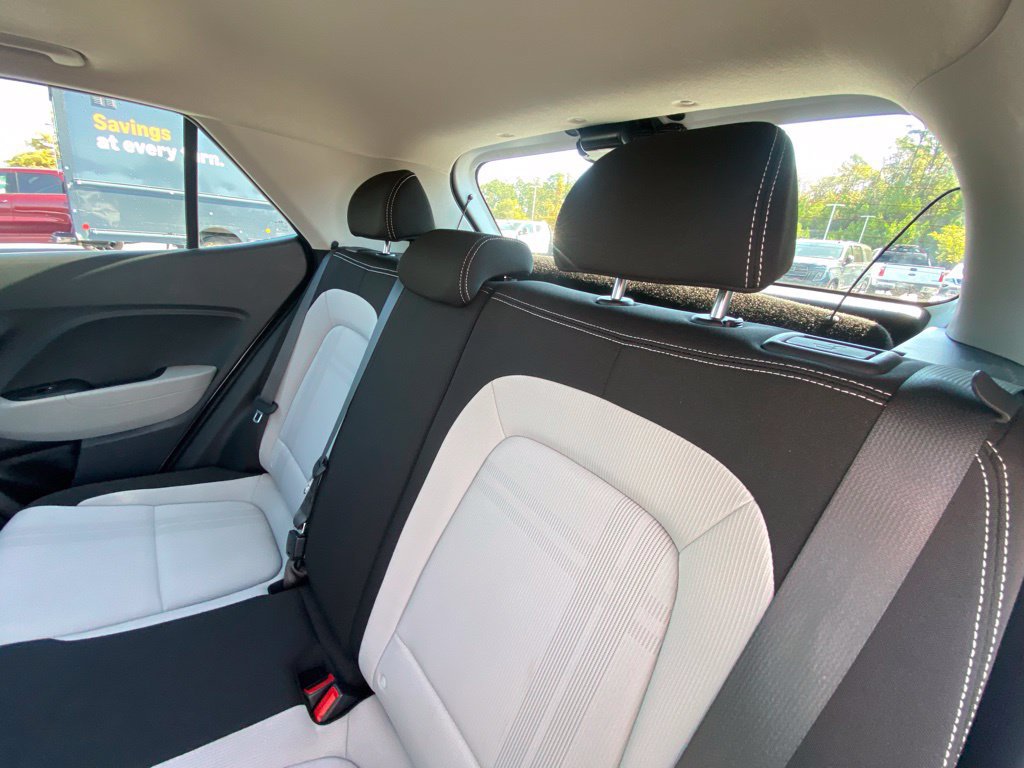 Used 2025 Hyundai Venue SEL FWD image 25