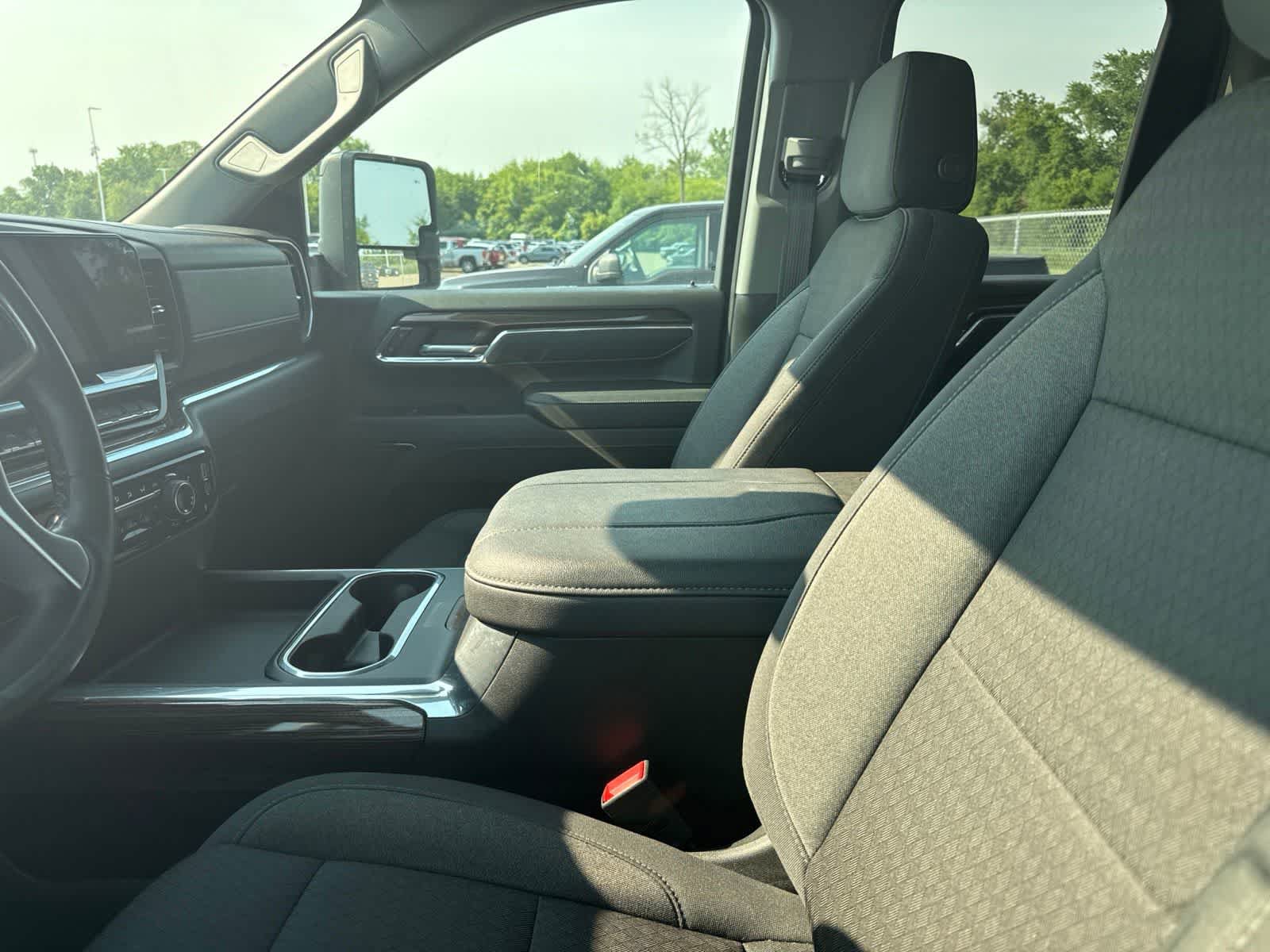 Used 2024 Chevrolet Silverado 3500 LT w/ True North Edition AWD/4WD image 30