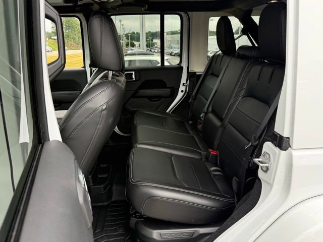 Used 2021 Jeep Wrangler Unlimited Sahara w/ Cold Weather Group AWD/4WD image 35