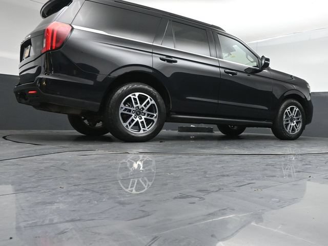 Certified 2025 Ford Expedition Active AWD/4WD image 43