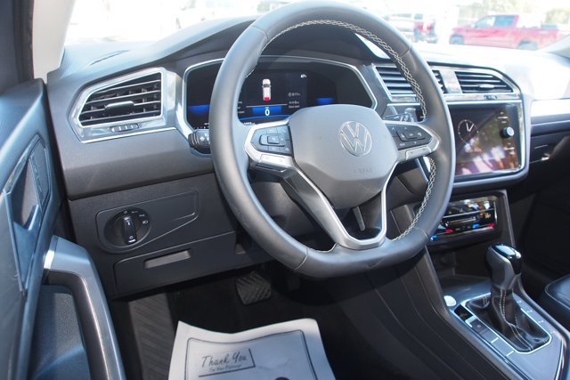 Used 2022 Volkswagen Tiguan SE FWD image 17