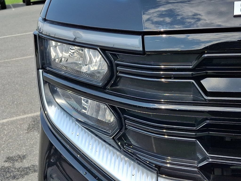 Certified 2025 Ford Expedition Platinum w/ Driver's Package AWD/4WD image 9