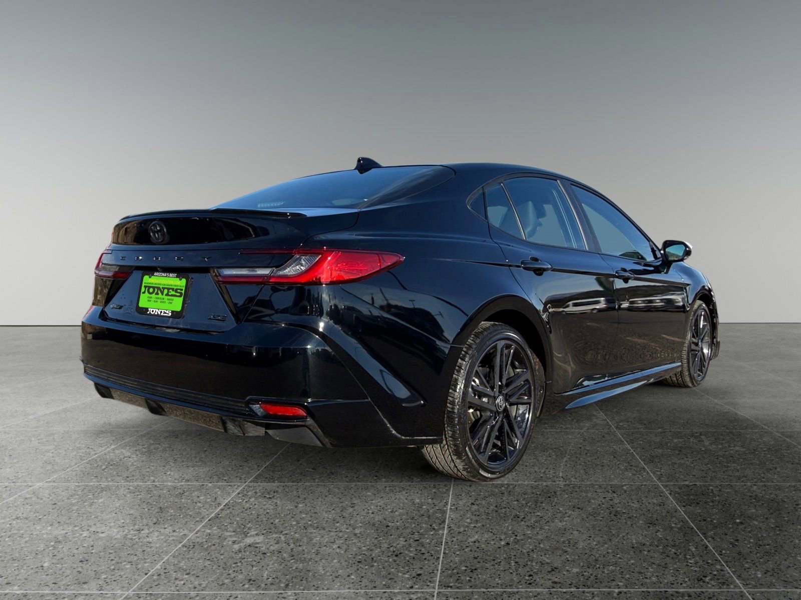 Used 2025 Toyota Camry XSE w/ Premium Package image 4