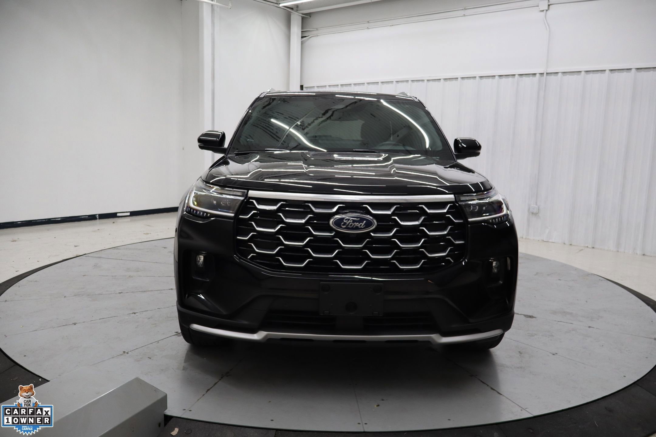 Certified 2025 Ford Explorer Platinum w/ LUX Leather Package image 8