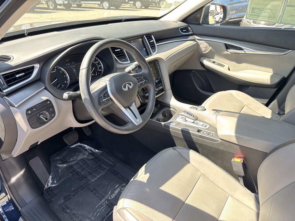 Used 2023 INFINITI QX50 Luxe image 16