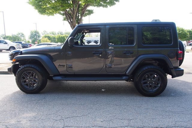 Used 2024 Jeep Wrangler Unlimited Sport AWD/4WD image 4