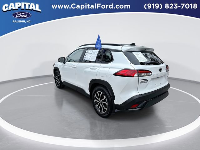 Used 2025 Toyota Corolla Cross AWD Hybrid w/ Moonroof Package image 6