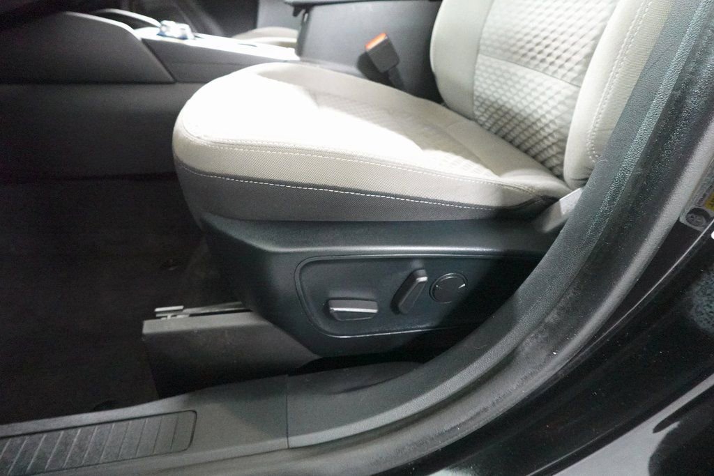 Certified 2021 Ford Escape SE w/ Cold Weather Package image 10