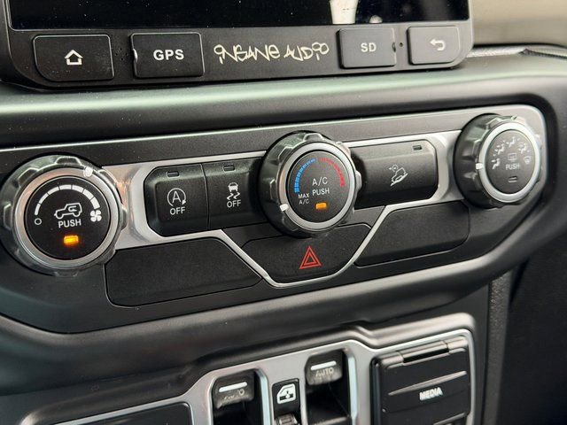 Used 2018 Jeep Wrangler Unlimited Sport S AWD/4WD image 37