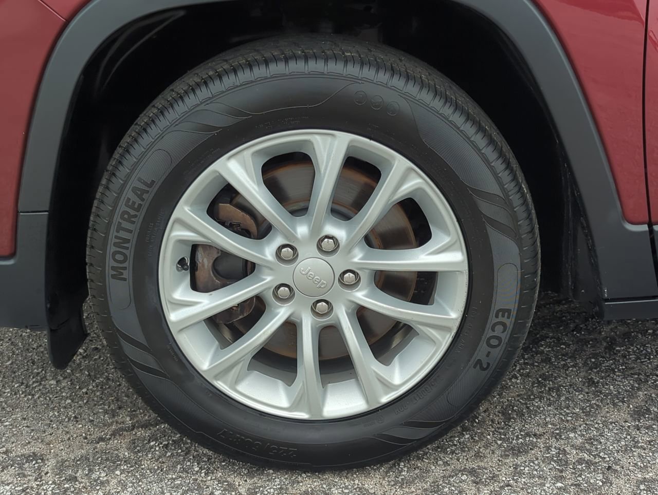 Used 2020 Jeep Cherokee Latitude FWD image 9