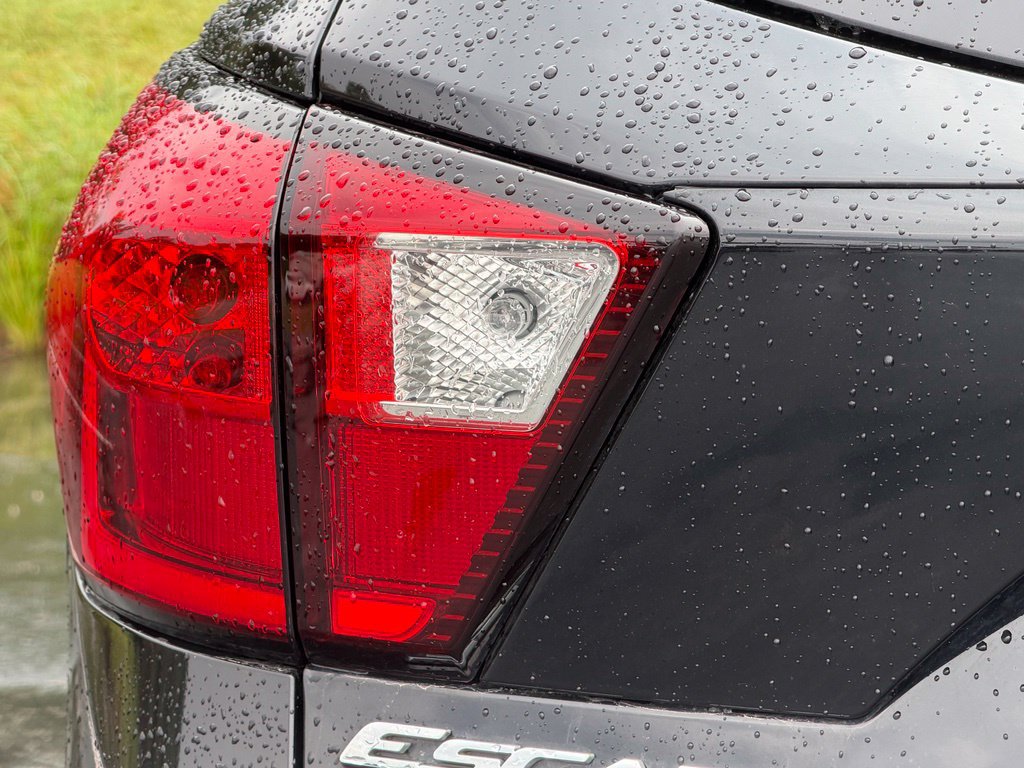 Certified 2019 Ford Escape SE FWD image 10