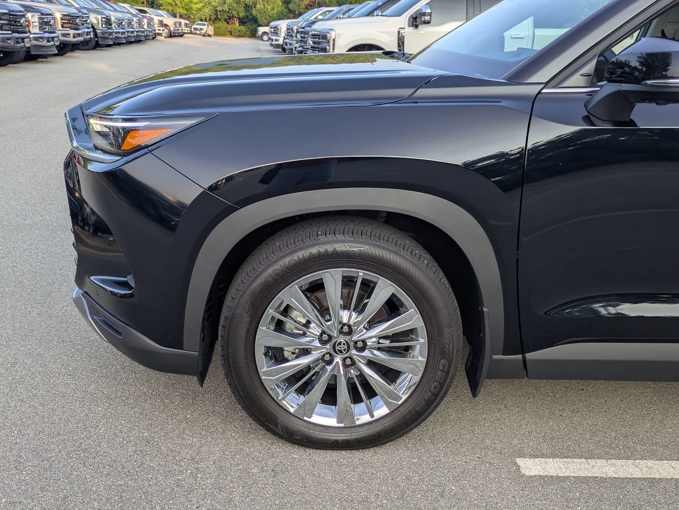 Used 2025 Toyota Grand Highlander AWD image 11