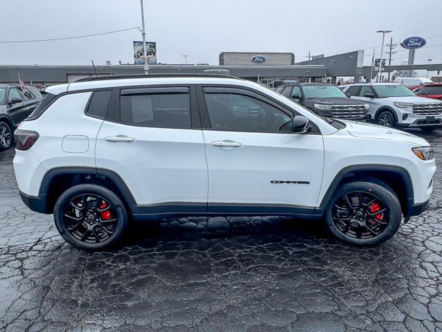 Used 2025 Jeep Compass Latitude w/ Altitude Special Edition image 7