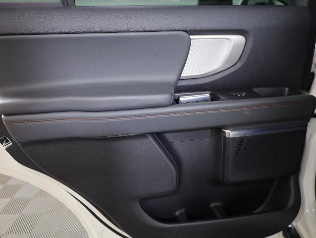 Certified 2025 Ford Expedition Active AWD/4WD image 33