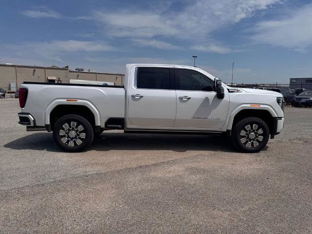 Used 2024 GMC Sierra 2500 Denali w/ Denali Reserve Package AWD/4WD image 9