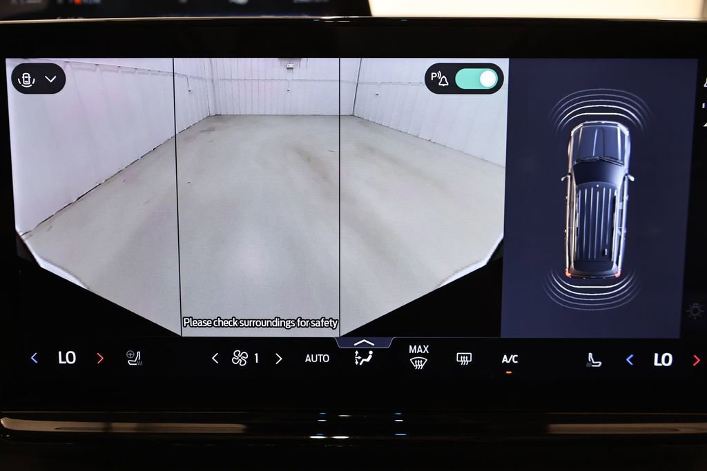 Certified 2025 Ford Expedition Max Platinum image 40