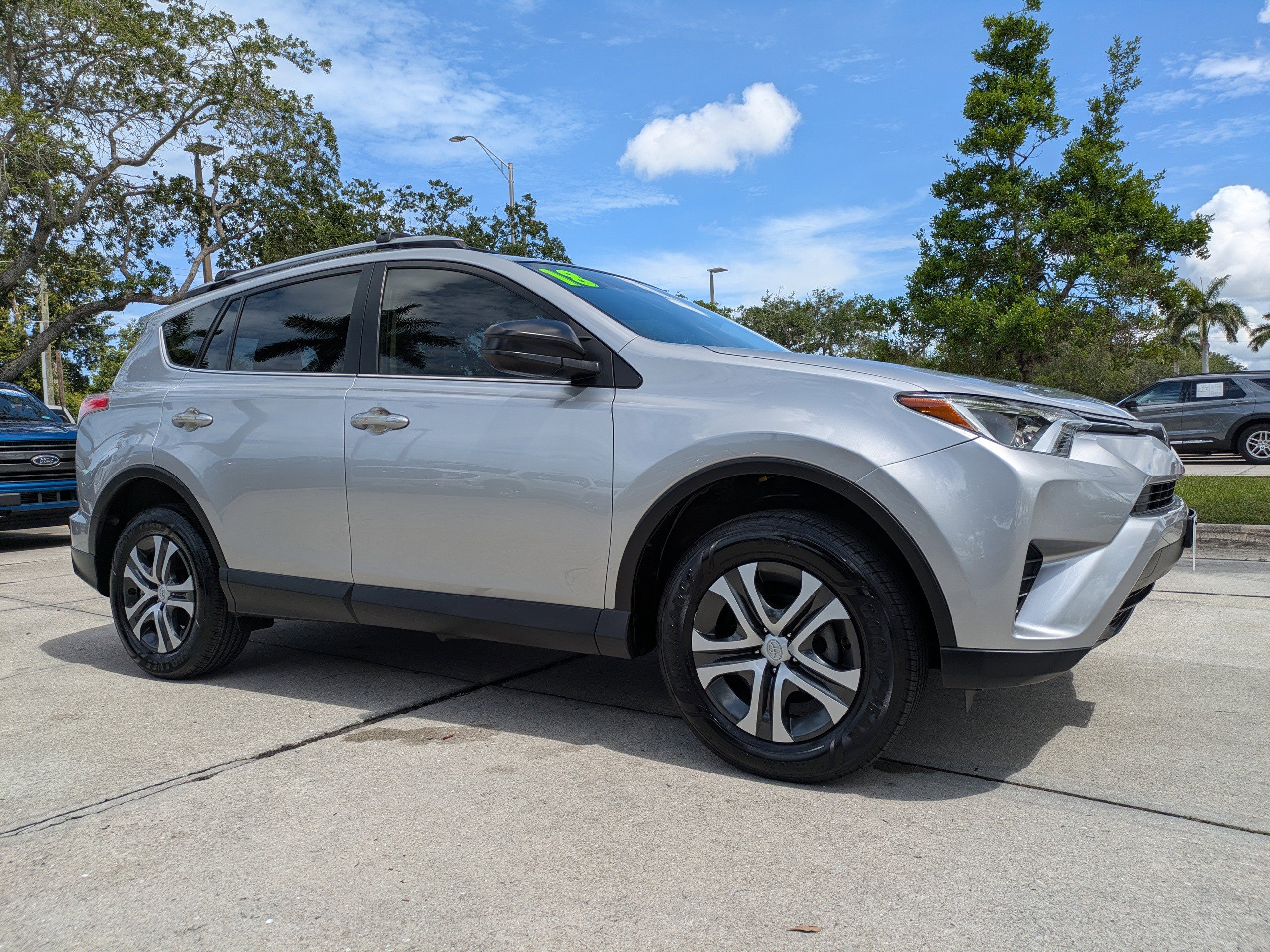Used 2018 Toyota RAV4 LE w/ All Weather Liner Package FWD image 2