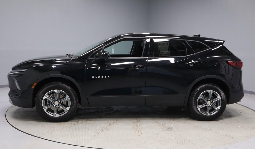 Used 2023 Chevrolet Blazer LT w/ Driver Confidence Package image 7