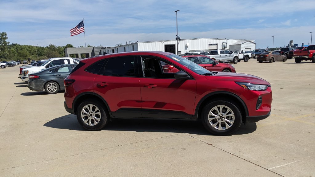 Certified 2025 Ford Escape Active w/ Cold Weather Package AWD/4WD image 2