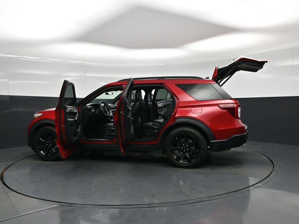 Certified 2024 Ford Explorer ST-Line w/ Class IV Trailer Tow Package RWD image 33