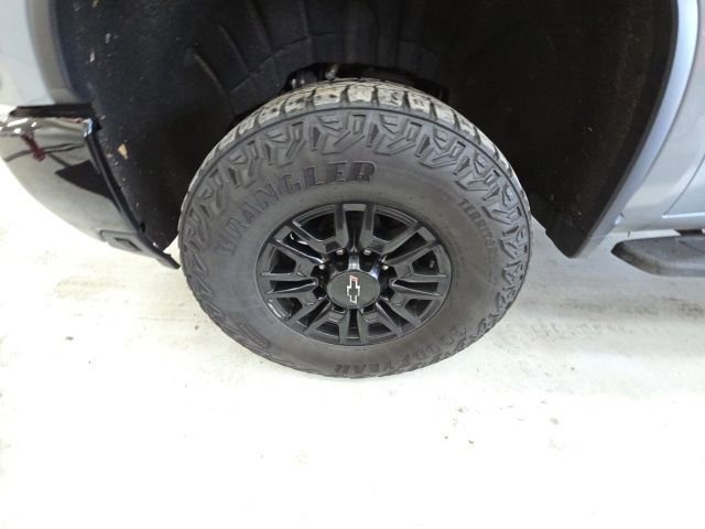 Used 2024 Chevrolet Silverado 2500 ZR2 w/ Technology Package image 15