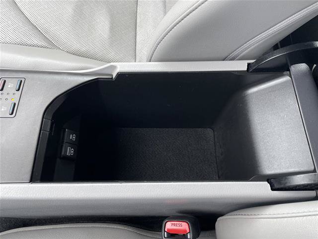 Used 2022 Toyota Camry XLE w/ Navigation Upgrade Package FWD image 33