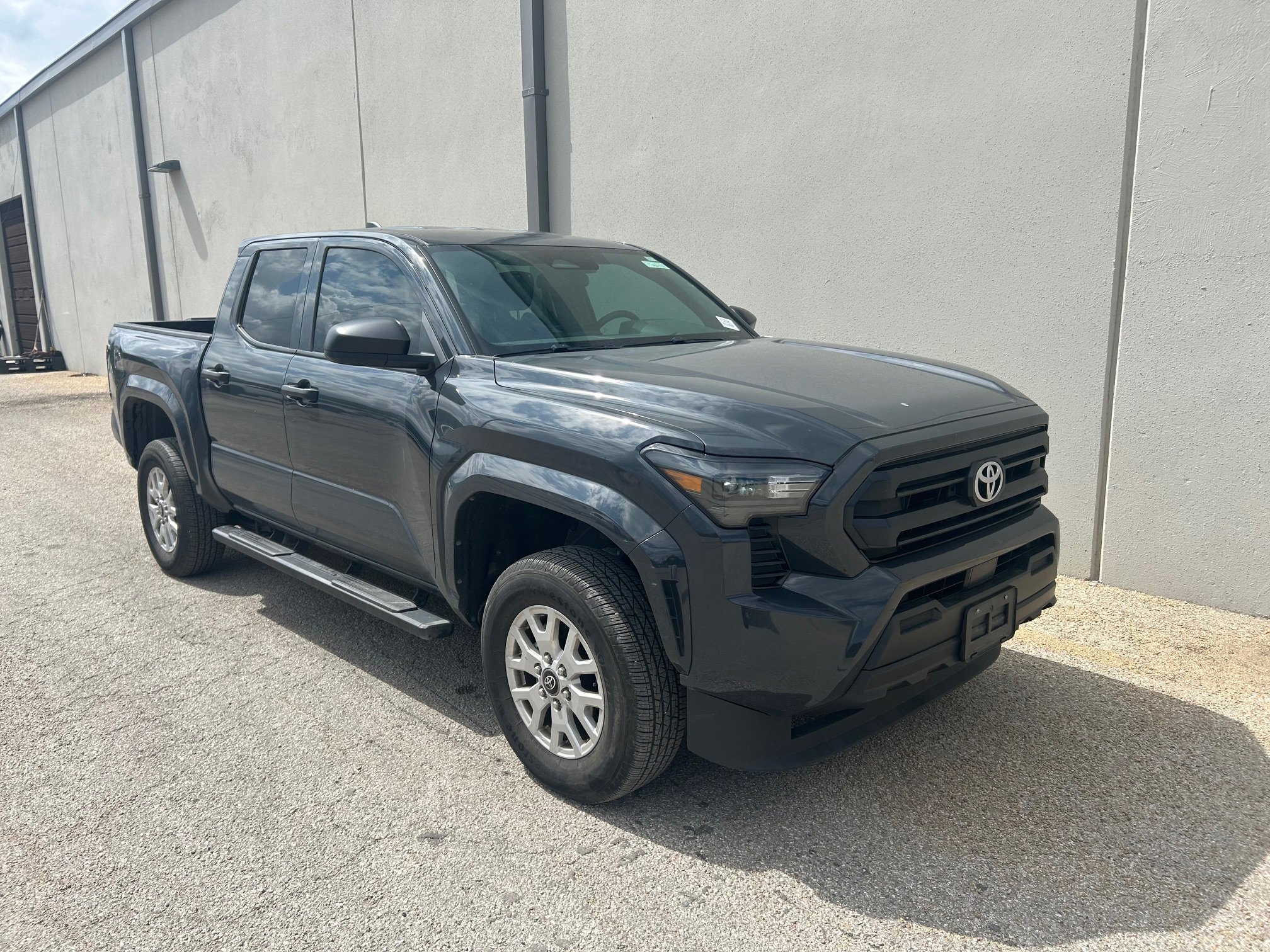 Used 2025 Toyota Tacoma SR image 13