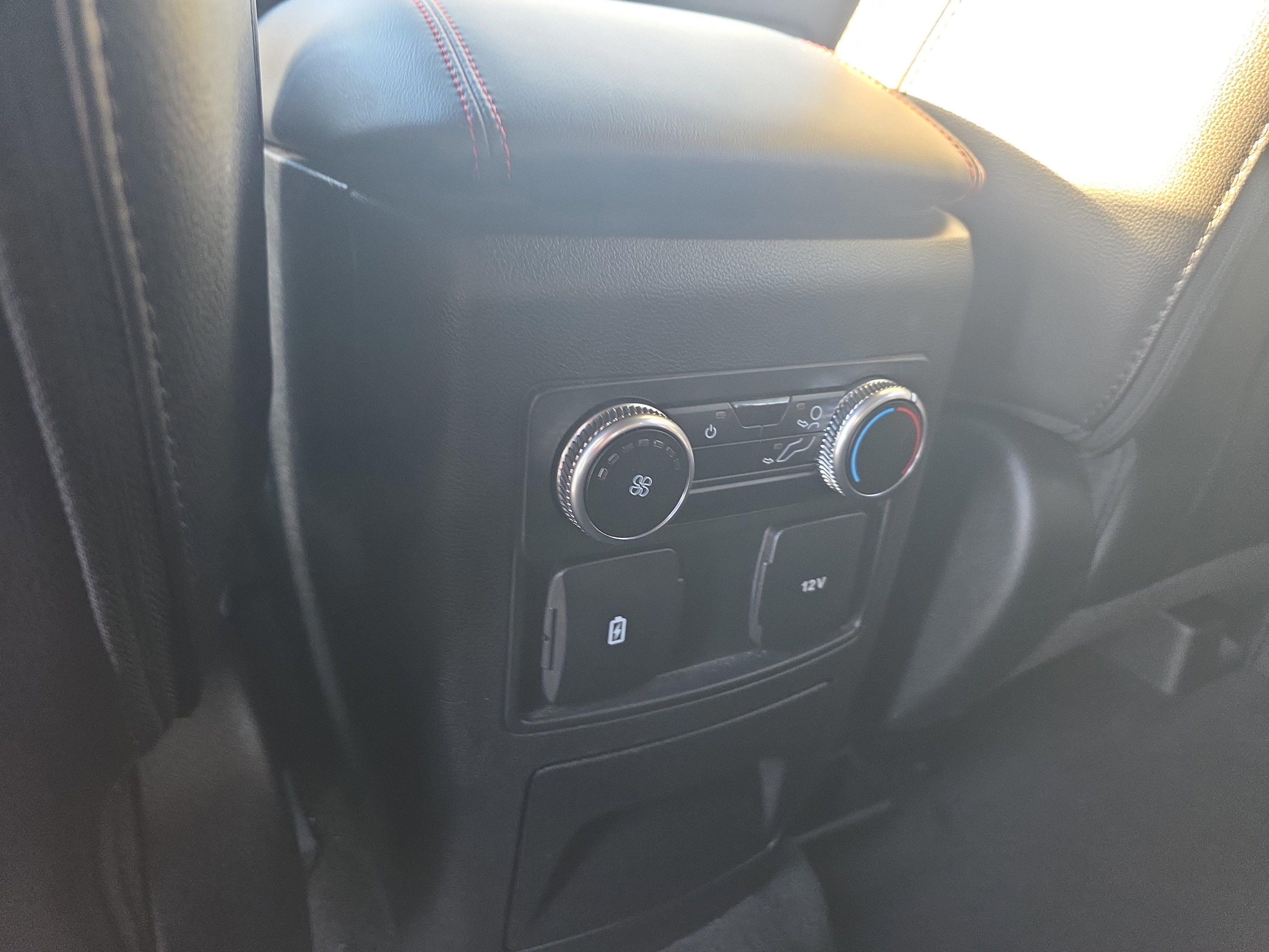 Certified 2022 Ford Explorer ST-Line w/ Class IV Trailer Tow Package image 26