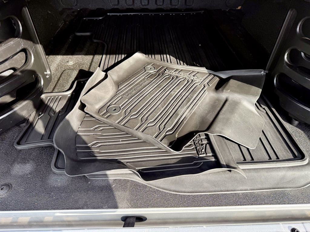 Certified 2018 Ford F150 Raptor w/ Equipment Group 802A Luxury image 16