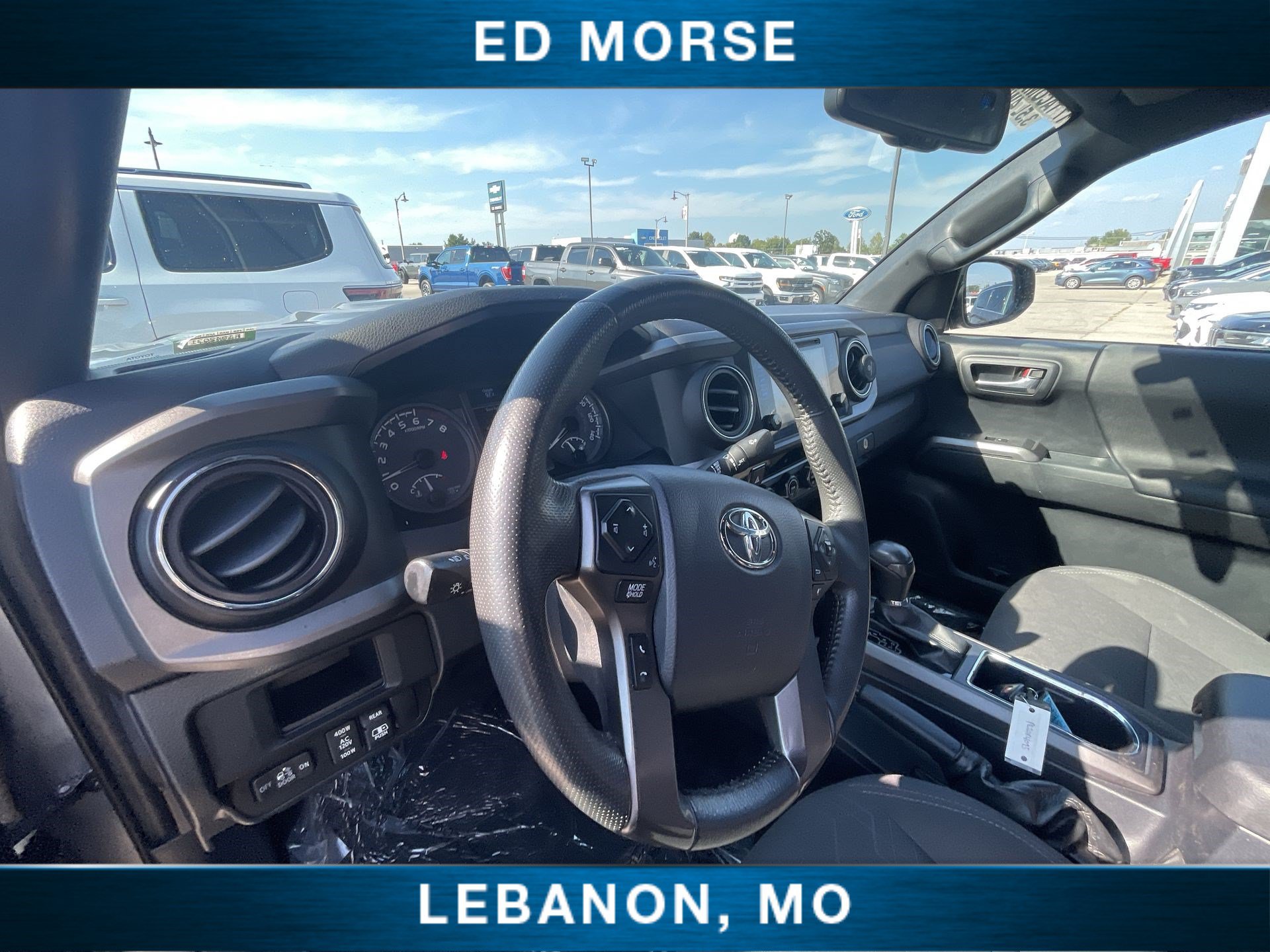 Used 2017 Toyota Tacoma TRD Sport w/ Tow Package (A/T) AWD/4WD image 18
