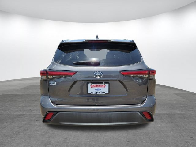 Used 2023 Toyota Highlander XLE FWD image 5