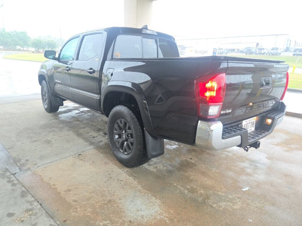 Used 2023 Toyota Tacoma SR5 w/ SR5 Appearance Package RWD image 9