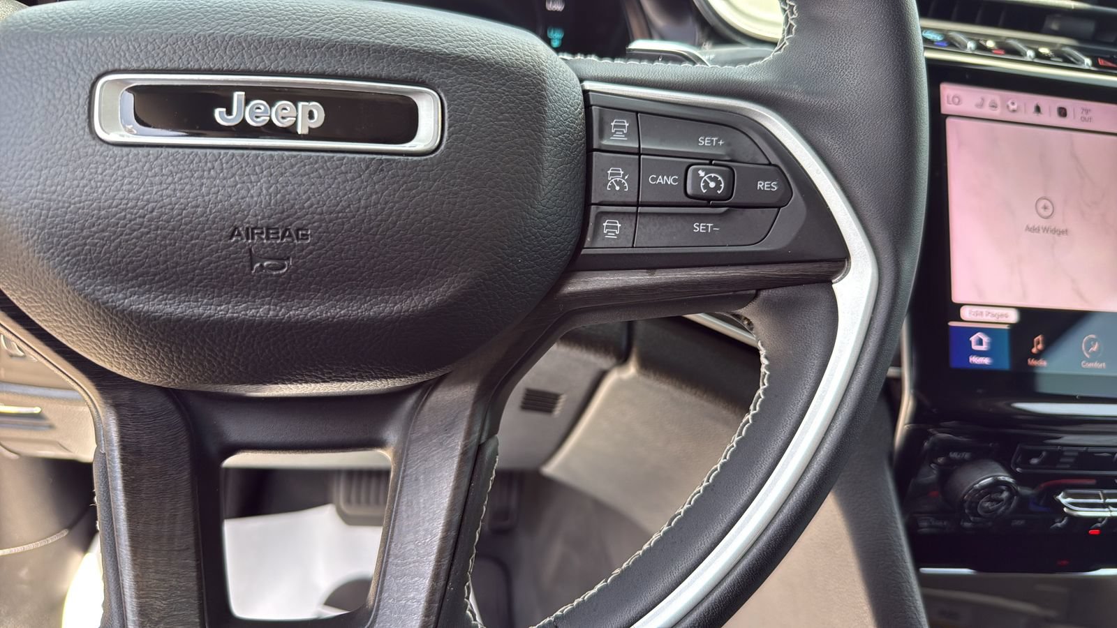 Used 2023 Jeep Grand Cherokee 4WD 4xe image 15
