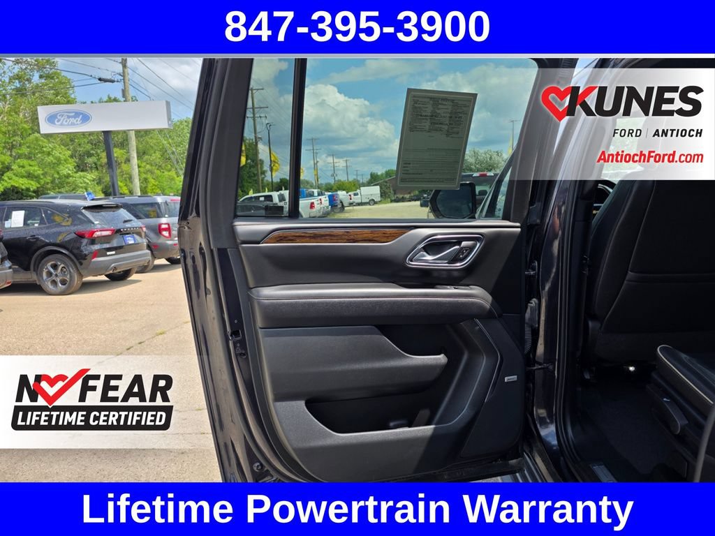 Used 2024 Chevrolet Suburban Premier AWD/4WD image 26