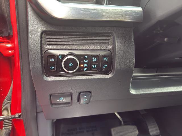 Certified 2025 Ford F350 Lariat w/ Black Appearance Package image 18