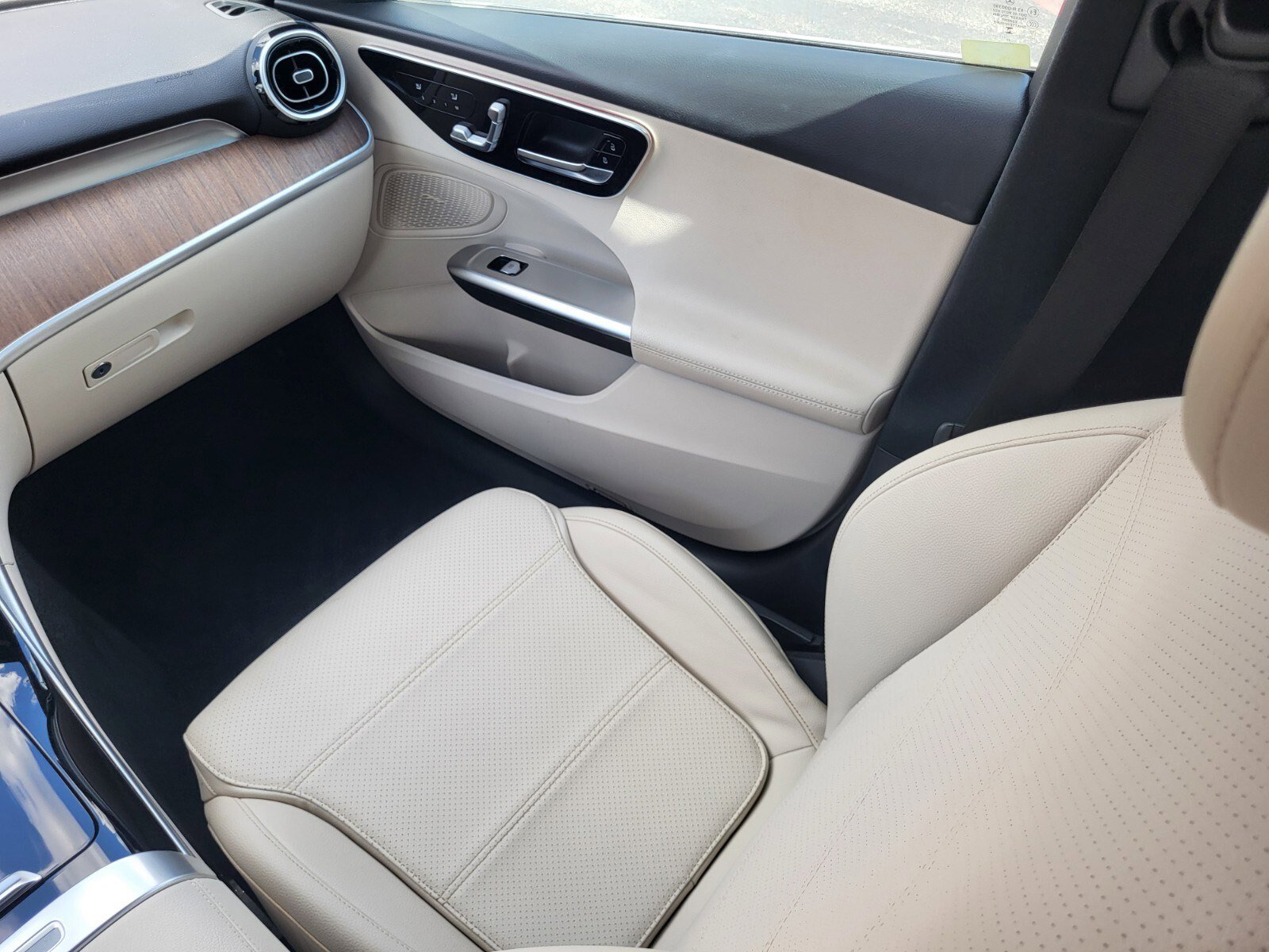 Used 2024 Mercedes-Benz C 300 Sedan image 13