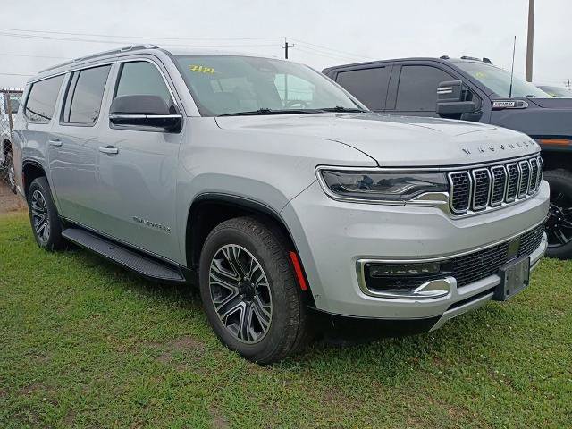 Used 2024 Jeep Wagoneer L Series II w/ Flexible Seating Group AWD/4WD image 30