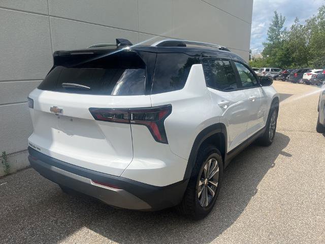 Used 2025 Chevrolet Equinox LT image 3