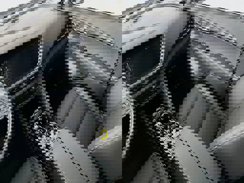 Used 2023 Buick Envision Essence image 11