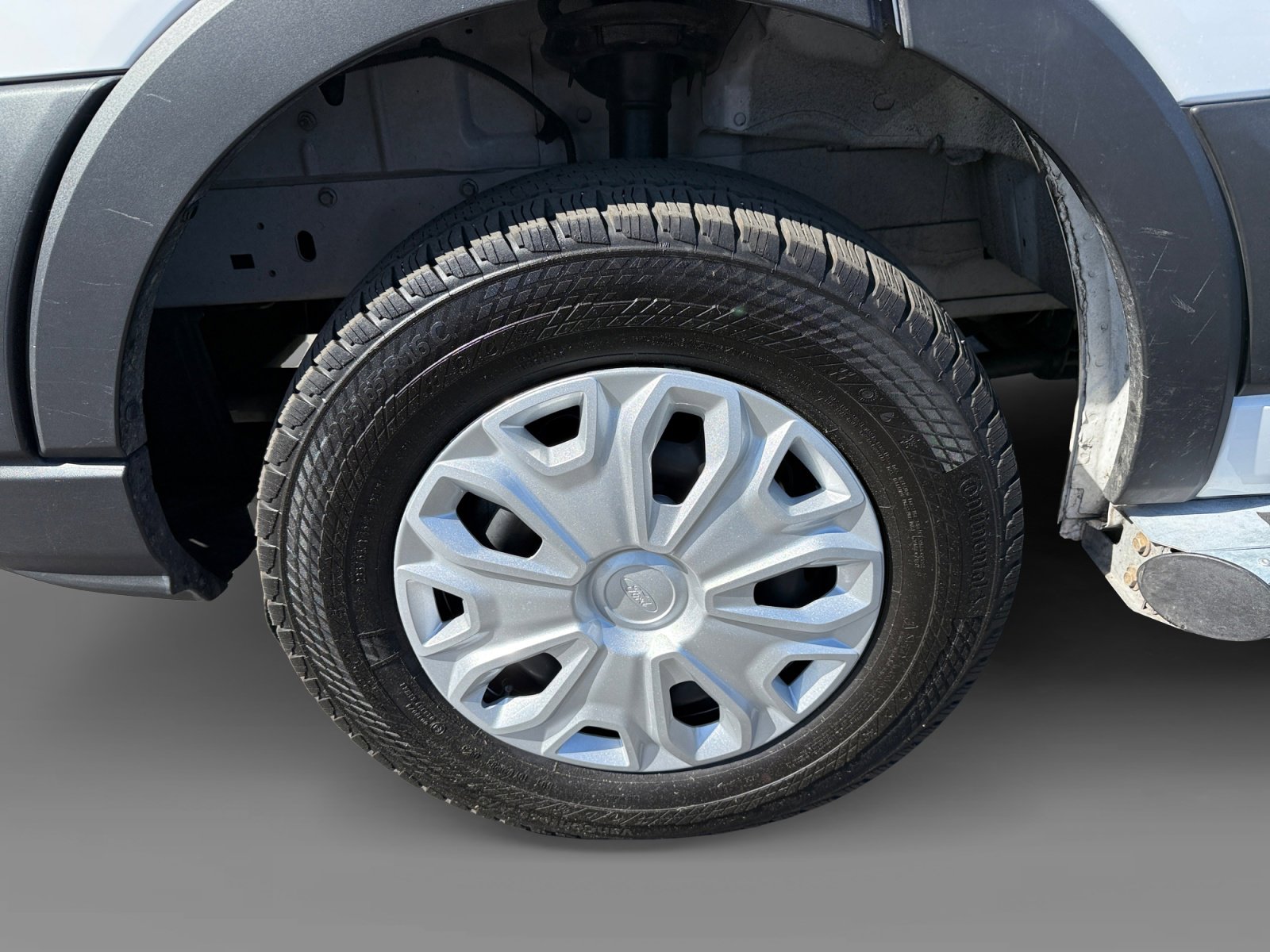 Certified 2025 Ford Transit 250 Low Roof w/ Exterior Upgrade Package RWD image 9