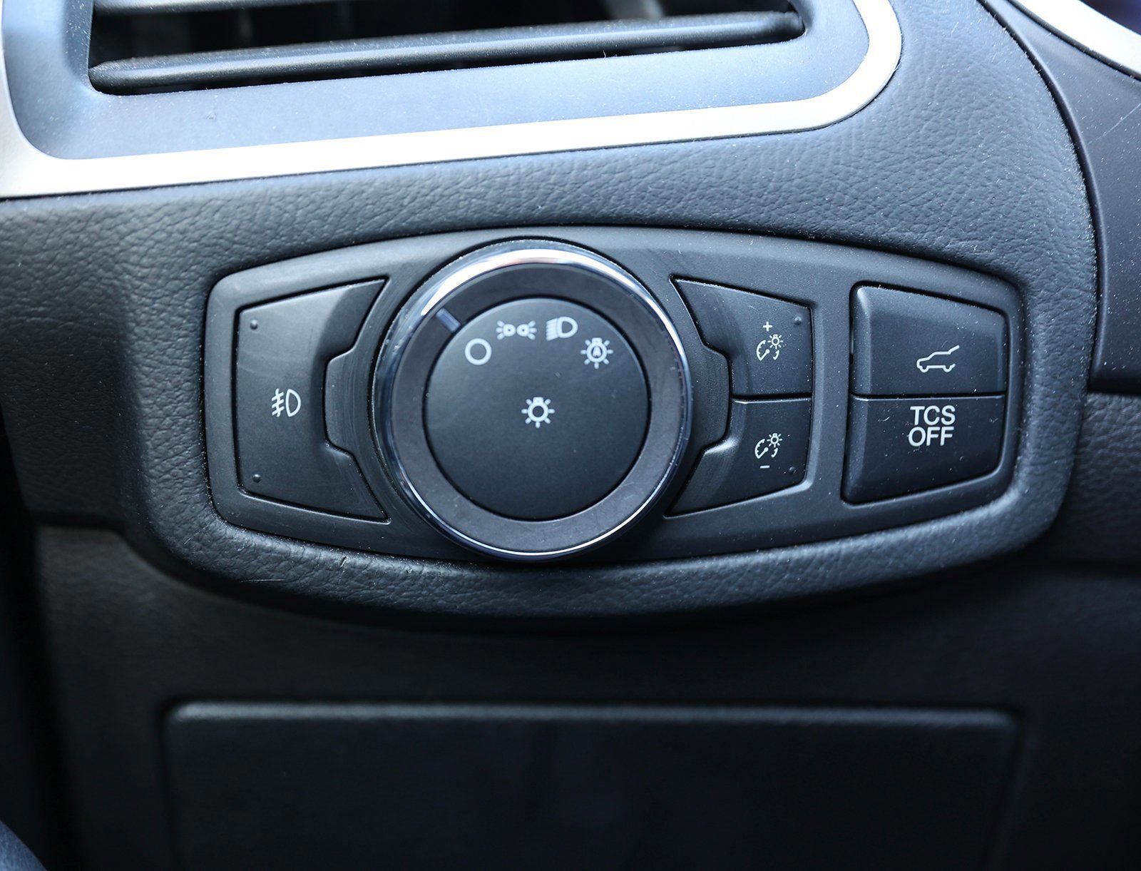 Certified 2019 Ford Edge SEL w/ Equipment Group 201A image 34