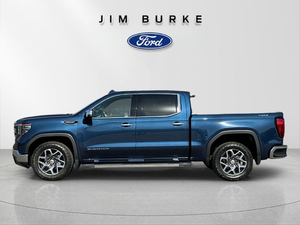 Used 2022 GMC Sierra 1500 SLT w/ SLT Convenience Package AWD/4WD image 2